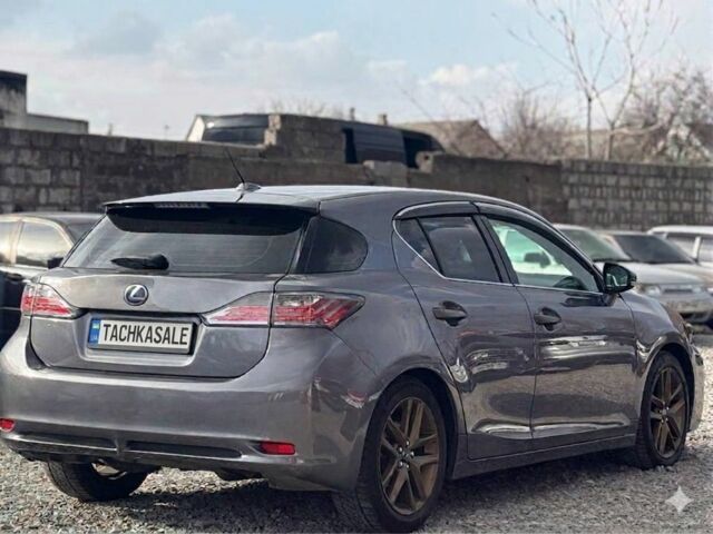 Сірий Лексус СТ, об'ємом двигуна 1.8 л та пробігом 186 тис. км за 11500 $, фото 2 на Automoto.ua