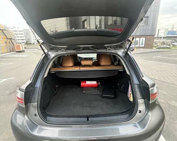 Серый Лексус СТ, объемом двигателя 1.8 л и пробегом 208 тыс. км за 12800 $, фото 9 на Automoto.ua