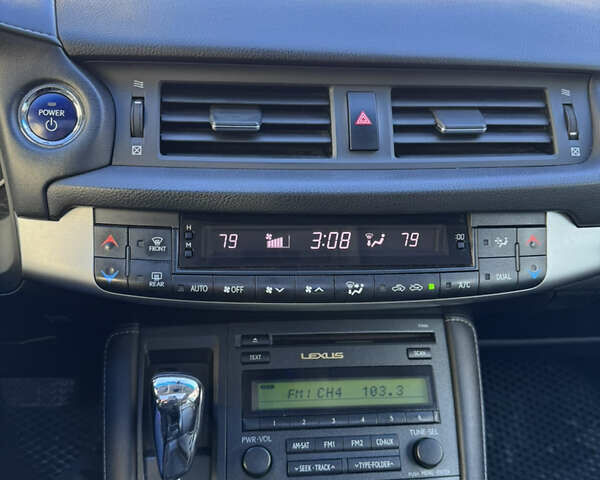 Сірий Лексус СТ, об'ємом двигуна 1.8 л та пробігом 298 тис. км за 9500 $, фото 29 на Automoto.ua