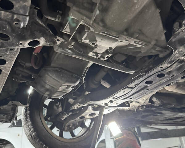 Сірий Лексус СТ, об'ємом двигуна 1.8 л та пробігом 298 тис. км за 9500 $, фото 58 на Automoto.ua