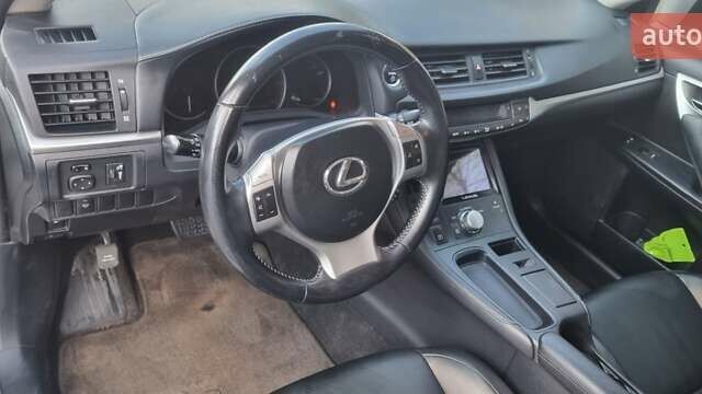 Лексус СТ 2013 в Черновцах на Automoto.ua Серый Лексус СТ, объемом двигателя 1.8 л и пробегом 174 тыс. км за 11500 $, фото 9 на Automoto.ua