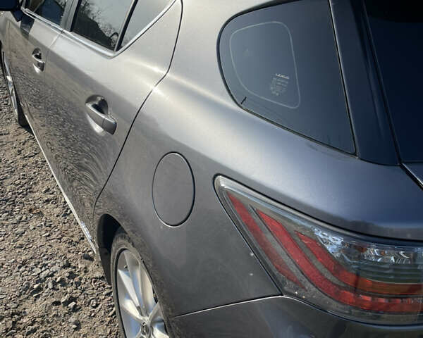 Серый Лексус СТ, объемом двигателя 1.8 л и пробегом 150 тыс. км за 15200 $, фото 14 на Automoto.ua