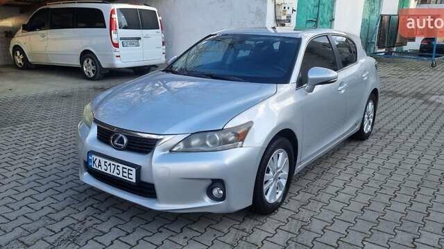 Лексус СТ 2013 в Черновцах на Automoto.ua Серый Лексус СТ, объемом двигателя 1.8 л и пробегом 174 тыс. км за 11500 $, фото 4 на Automoto.ua