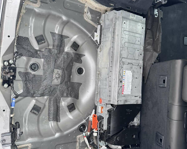 Сірий Лексус СТ, об'ємом двигуна 1.8 л та пробігом 298 тис. км за 9500 $, фото 41 на Automoto.ua