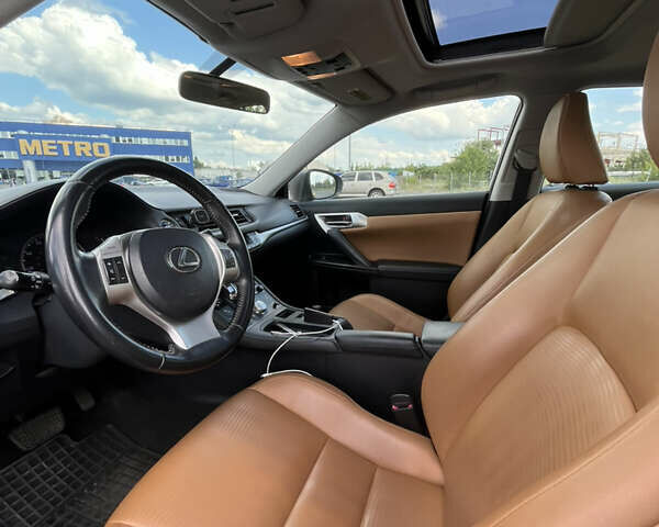 Серый Лексус СТ, объемом двигателя 1.8 л и пробегом 285 тыс. км за 11399 $, фото 9 на Automoto.ua