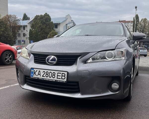 Серый Лексус СТ, объемом двигателя 1.8 л и пробегом 208 тыс. км за 12800 $, фото 2 на Automoto.ua