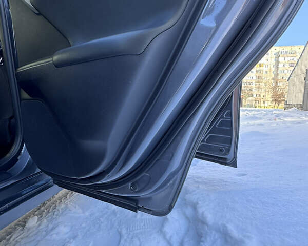 Сірий Лексус СТ, об'ємом двигуна 1.8 л та пробігом 298 тис. км за 9500 $, фото 21 на Automoto.ua