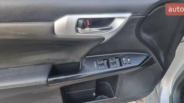 Лексус СТ 2013 в Черновцах на Automoto.ua Серый Лексус СТ, объемом двигателя 1.8 л и пробегом 174 тыс. км за 11500 $, фото 12 на Automoto.ua