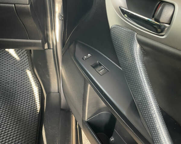 Серый Лексус СТ, объемом двигателя 1.8 л и пробегом 150 тыс. км за 15200 $, фото 37 на Automoto.ua