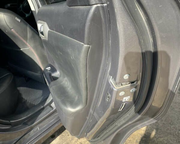 Серый Лексус СТ, объемом двигателя 1.8 л и пробегом 150 тыс. км за 15200 $, фото 47 на Automoto.ua