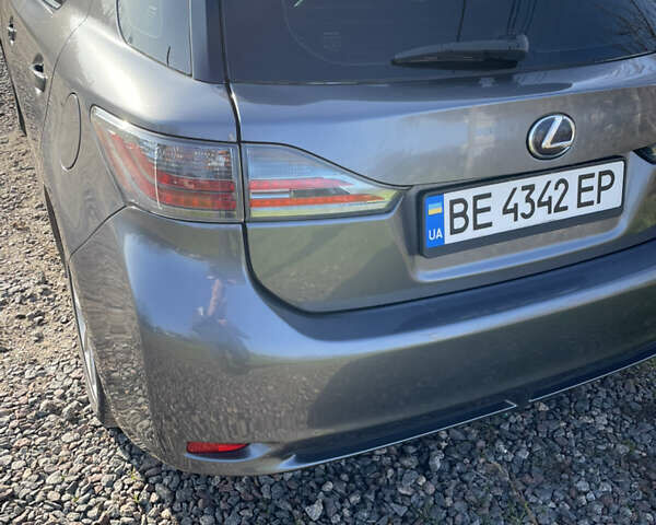 Серый Лексус СТ, объемом двигателя 1.8 л и пробегом 150 тыс. км за 15200 $, фото 3 на Automoto.ua