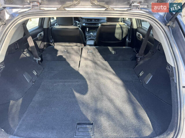 Сірий Лексус СТ, об'ємом двигуна 1.8 л та пробігом 298 тис. км за 9500 $, фото 39 на Automoto.ua