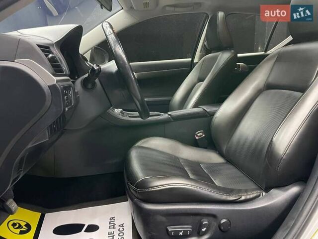 Серый Лексус СТ, объемом двигателя 1.8 л и пробегом 176 тыс. км за 13000 $, фото 8 на Automoto.ua