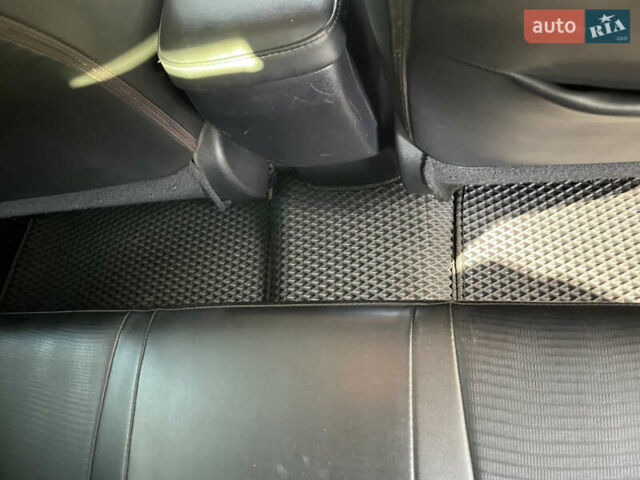 Серый Лексус СТ, объемом двигателя 1.8 л и пробегом 150 тыс. км за 15200 $, фото 42 на Automoto.ua