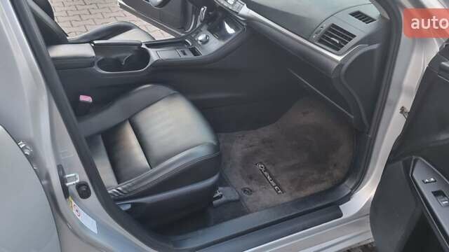 Лексус СТ 2013 в Черновцах на Automoto.ua Серый Лексус СТ, объемом двигателя 1.8 л и пробегом 174 тыс. км за 11500 $, фото 16 на Automoto.ua