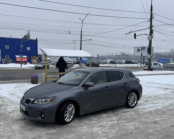 Сірий Лексус СТ, об'ємом двигуна 1.8 л та пробігом 298 тис. км за 9500 $, фото 48 на Automoto.ua