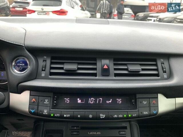 Серый Лексус СТ, объемом двигателя 1.8 л и пробегом 220 тыс. км за 12440 $, фото 34 на Automoto.ua