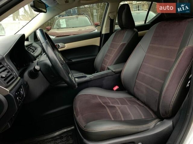 Серый Лексус СТ, объемом двигателя 1.8 л и пробегом 220 тыс. км за 12440 $, фото 31 на Automoto.ua