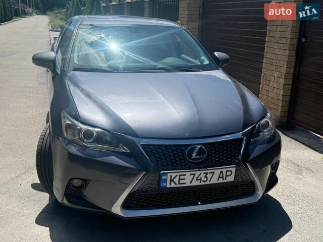 Серый Лексус СТ, объемом двигателя 1.8 л и пробегом 245 тыс. км за 12200 $, фото 2 на Automoto.ua