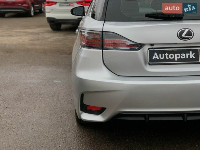 Серый Лексус СТ, объемом двигателя 1.8 л и пробегом 220 тыс. км за 12440 $, фото 8 на Automoto.ua
