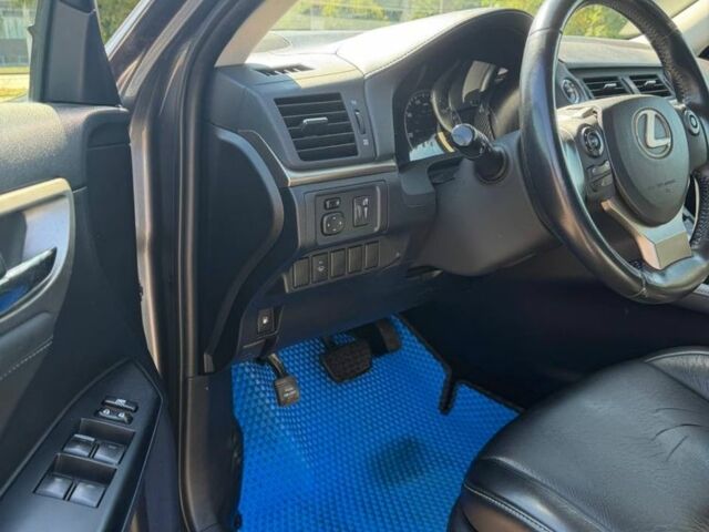 Сірий Лексус СТ, об'ємом двигуна 1.8 л та пробігом 154 тис. км за 14841 $, фото 8 на Automoto.ua