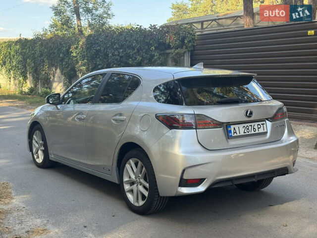 Серый Лексус СТ, объемом двигателя 1.8 л и пробегом 165 тыс. км за 14000 $, фото 5 на Automoto.ua