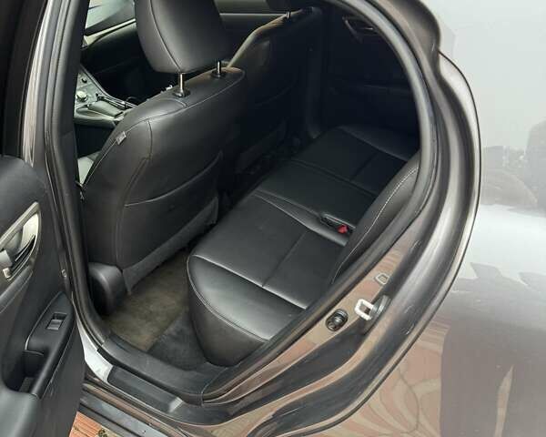 Серый Лексус СТ, объемом двигателя 1.8 л и пробегом 184 тыс. км за 18500 $, фото 16 на Automoto.ua