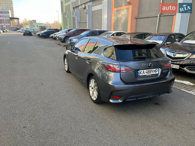 Серый Лексус СТ, объемом двигателя 1.8 л и пробегом 110 тыс. км за 15300 $, фото 3 на Automoto.ua