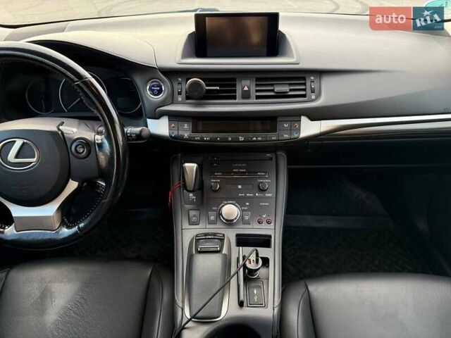Сірий Лексус СТ, об'ємом двигуна 1.8 л та пробігом 184 тис. км за 12900 $, фото 30 на Automoto.ua