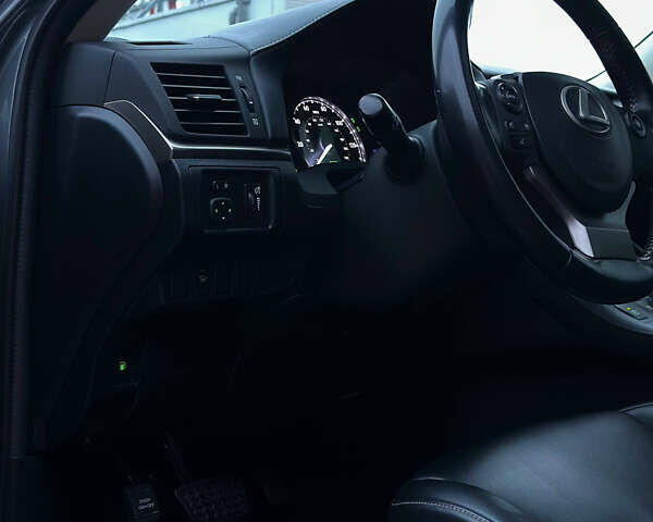 Сірий Лексус СТ, об'ємом двигуна 1.8 л та пробігом 109 тис. км за 14500 $, фото 10 на Automoto.ua