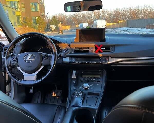 Серый Лексус СТ, объемом двигателя 1.8 л и пробегом 81 тыс. км за 17500 $, фото 7 на Automoto.ua