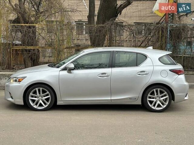 Серый Лексус СТ, объемом двигателя 1.8 л и пробегом 123 тыс. км за 15500 $, фото 4 на Automoto.ua