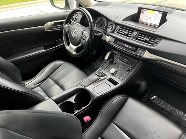 Сірий Лексус СТ, об'ємом двигуна 0 л та пробігом 118 тис. км за 6000 $, фото 7 на Automoto.ua