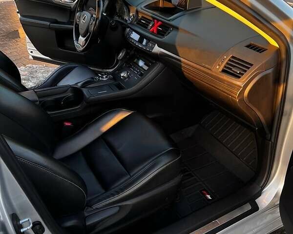 Серый Лексус СТ, объемом двигателя 1.8 л и пробегом 81 тыс. км за 17500 $, фото 13 на Automoto.ua