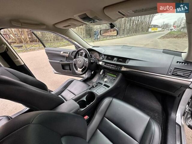 Серый Лексус СТ, объемом двигателя 1.8 л и пробегом 123 тыс. км за 15500 $, фото 15 на Automoto.ua