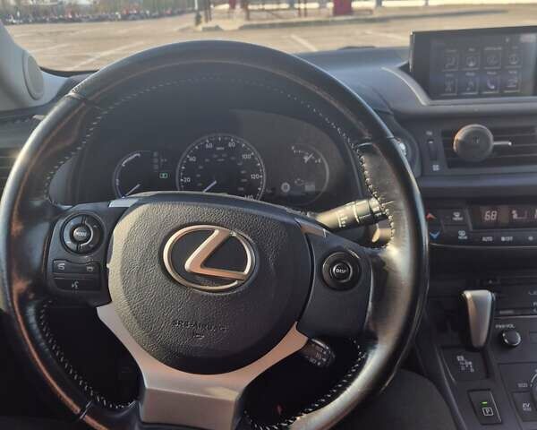 Серый Лексус СТ, объемом двигателя 1.8 л и пробегом 185 тыс. км за 15500 $, фото 17 на Automoto.ua