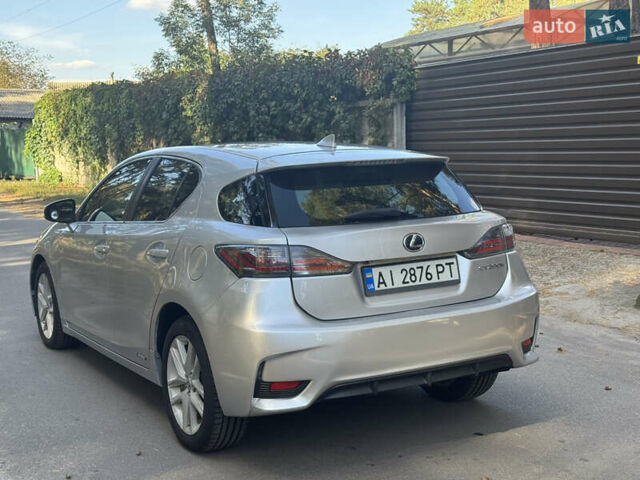 Серый Лексус СТ, объемом двигателя 1.8 л и пробегом 165 тыс. км за 14000 $, фото 4 на Automoto.ua