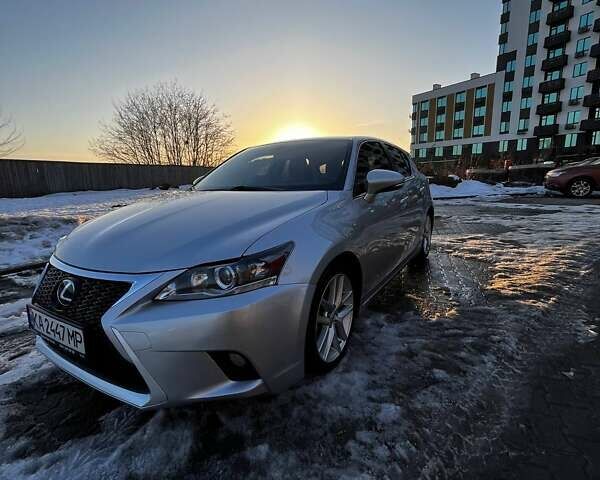 Серый Лексус СТ, объемом двигателя 1.8 л и пробегом 81 тыс. км за 17500 $, фото 2 на Automoto.ua