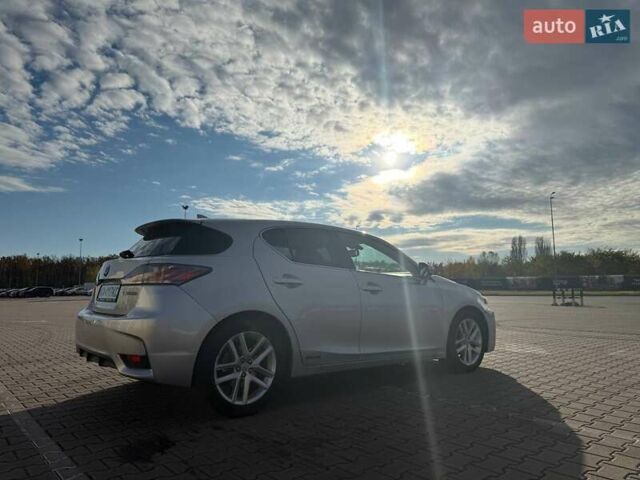 Сірий Лексус СТ, об'ємом двигуна 1.8 л та пробігом 184 тис. км за 12900 $, фото 7 на Automoto.ua