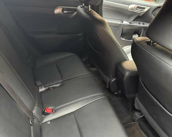 Серый Лексус СТ, объемом двигателя 1.8 л и пробегом 184 тыс. км за 18500 $, фото 14 на Automoto.ua