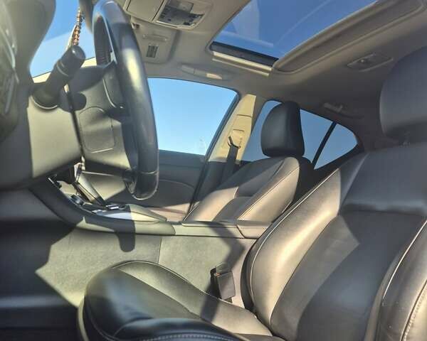 Сірий Лексус СТ, об'ємом двигуна 1.8 л та пробігом 186 тис. км за 15500 $, фото 18 на Automoto.ua