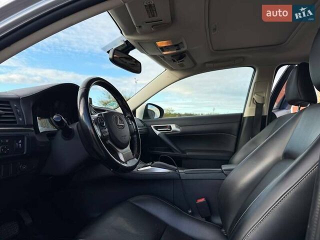 Сірий Лексус СТ, об'ємом двигуна 1.8 л та пробігом 184 тис. км за 12900 $, фото 28 на Automoto.ua