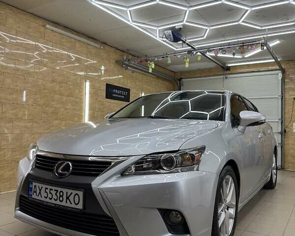 Серый Лексус СТ, объемом двигателя 1.8 л и пробегом 82 тыс. км за 15300 $, фото 1 на Automoto.ua