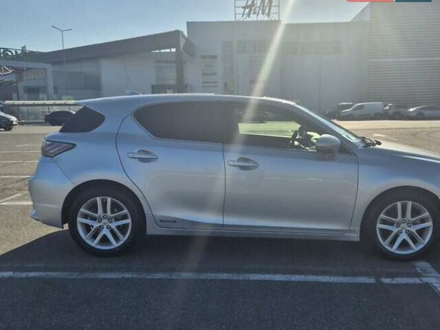 Серый Лексус СТ, объемом двигателя 1.8 л и пробегом 185 тыс. км за 15500 $, фото 8 на Automoto.ua