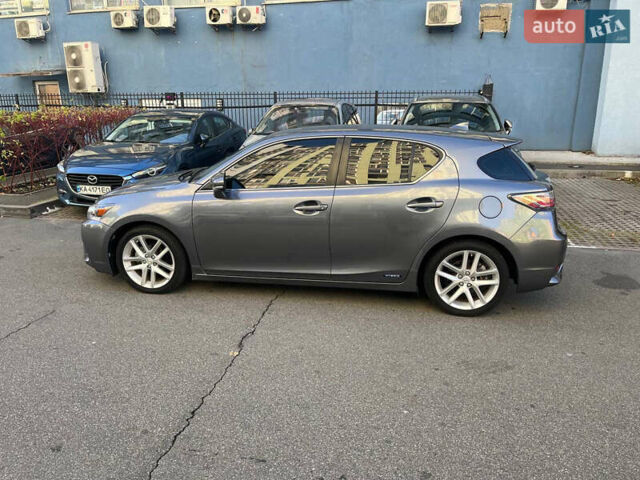 Серый Лексус СТ, объемом двигателя 1.8 л и пробегом 110 тыс. км за 15300 $, фото 2 на Automoto.ua