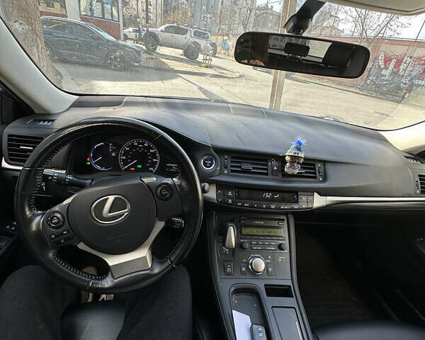 Серый Лексус СТ, объемом двигателя 1.8 л и пробегом 113 тыс. км за 14000 $, фото 4 на Automoto.ua