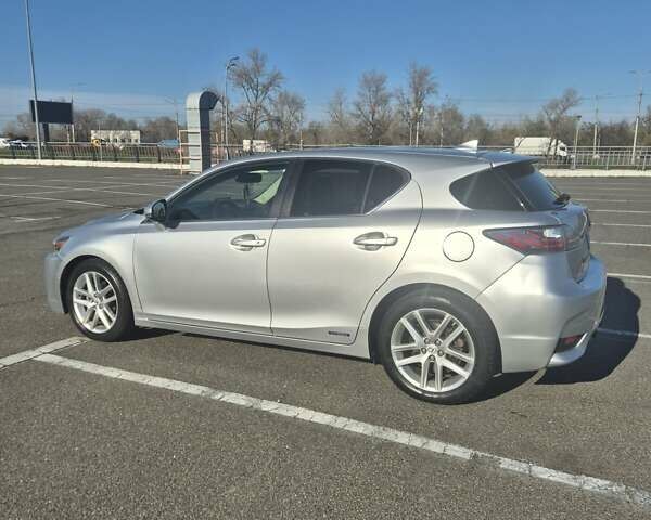 Сірий Лексус СТ, об'ємом двигуна 1.8 л та пробігом 186 тис. км за 15500 $, фото 7 на Automoto.ua