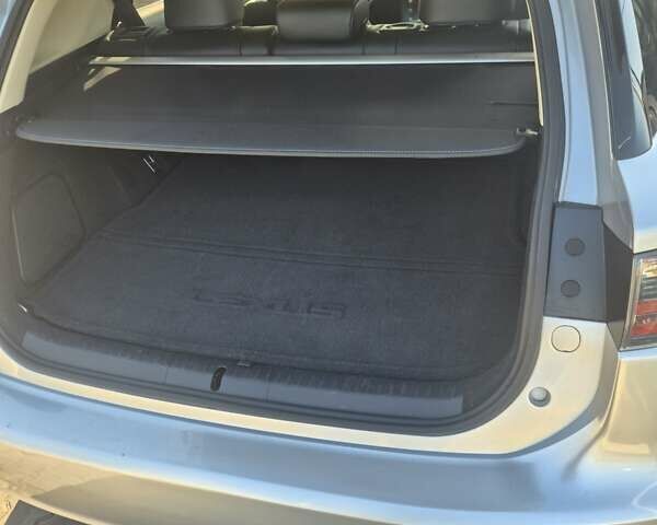 Серый Лексус СТ, объемом двигателя 1.8 л и пробегом 185 тыс. км за 15500 $, фото 22 на Automoto.ua