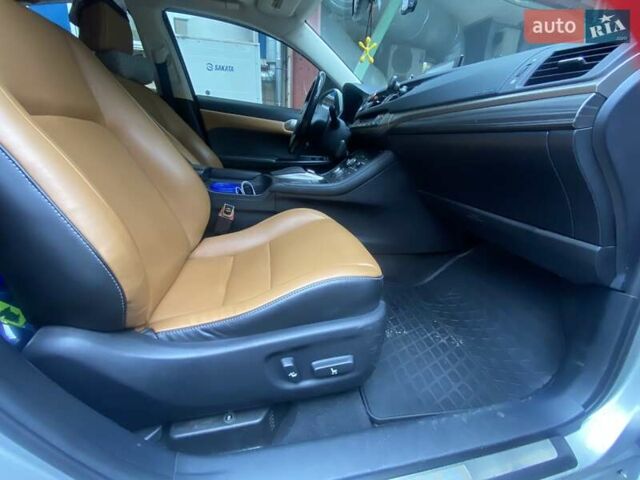 Серый Лексус СТ, объемом двигателя 1.8 л и пробегом 148 тыс. км за 16300 $, фото 16 на Automoto.ua