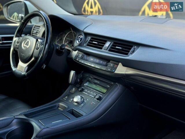 Сірий Лексус СТ, об'ємом двигуна 1.8 л та пробігом 100 тис. км за 13999 $, фото 15 на Automoto.ua
